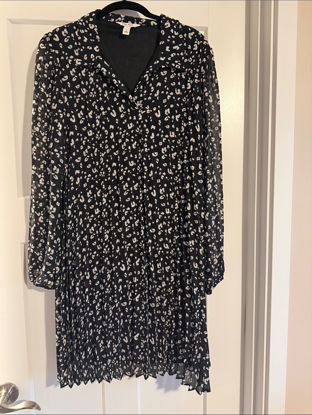 Nine West Black and White Printed Long Sleeve Pleated Dress